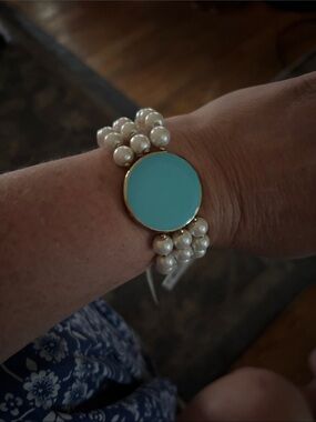 Pearl Stretch Bracelet with Turquoise Center Disc